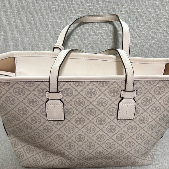 Tory Burch Patterned Beige and Cream Tote - Picture 2 of 5